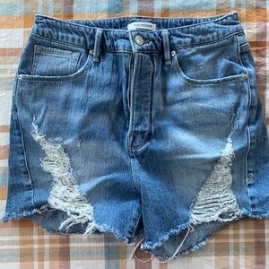 Good American distresses women’s jean shorts size 8!